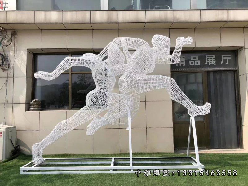 不锈钢广场镂空跨栏人物雕塑