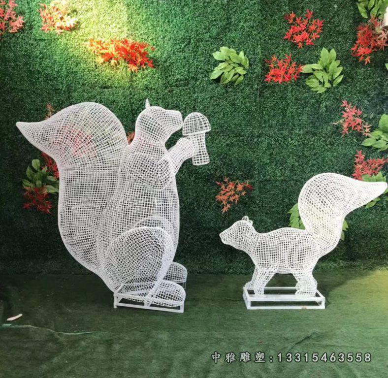 不锈钢小型动物松鼠雕塑