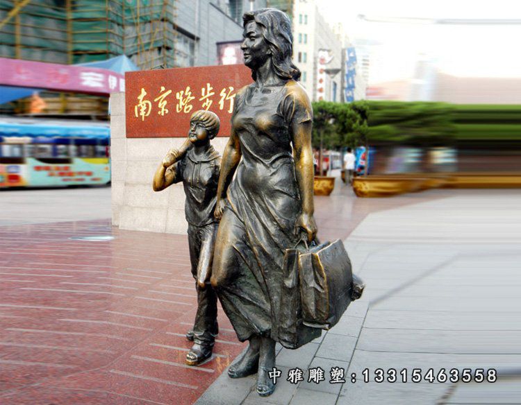 商场购物人物铜雕塑