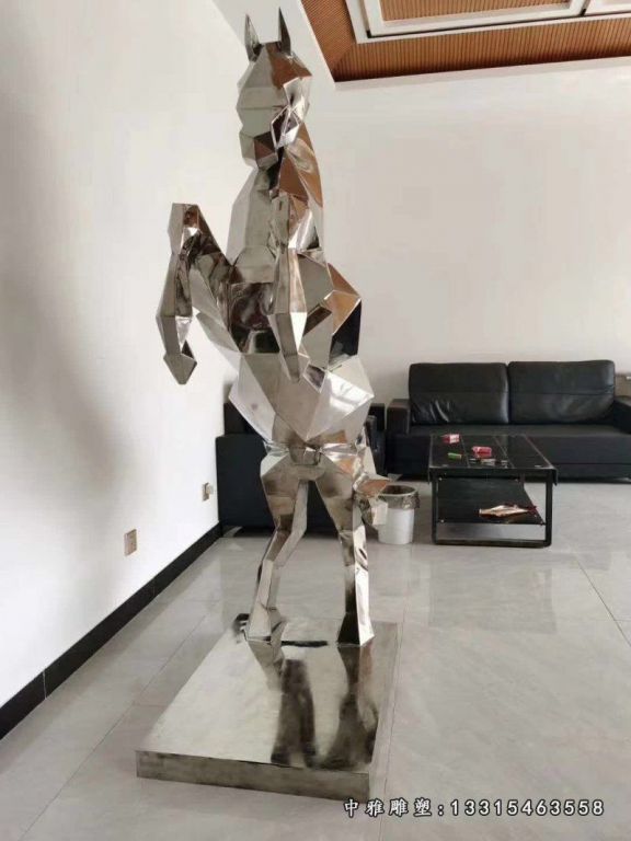 抽象马不锈钢雕塑