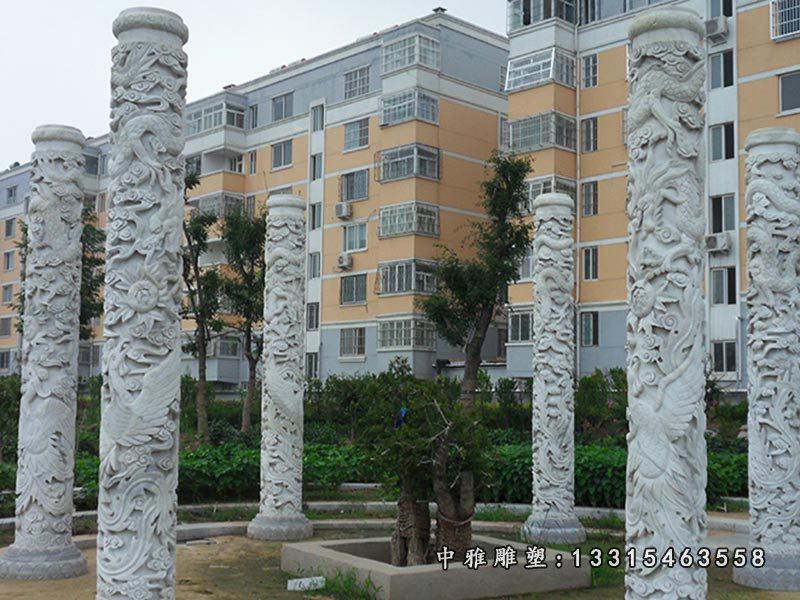 石雕大型龙柱