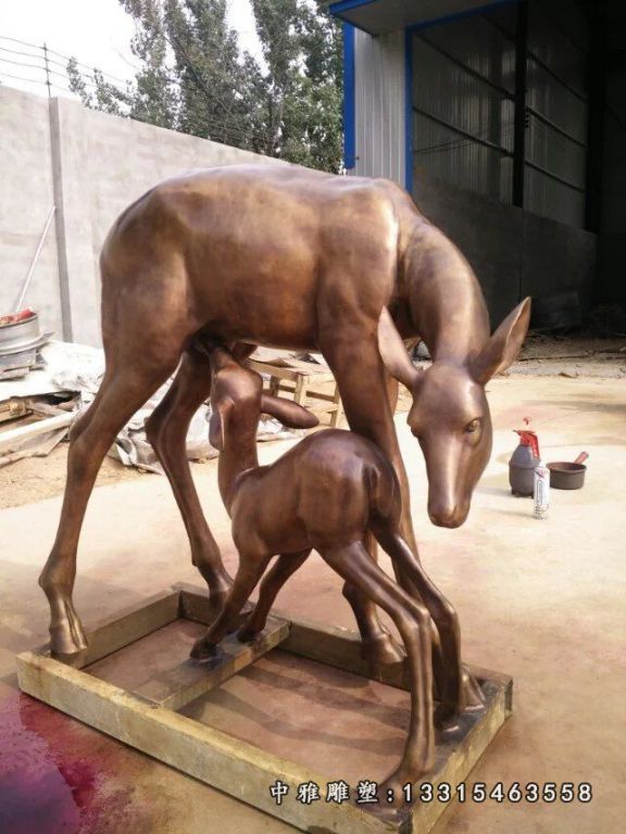 铜雕母子鹿雕塑