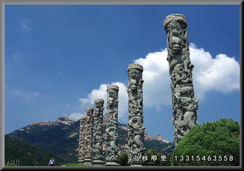 广场大型龙柱石雕雕塑