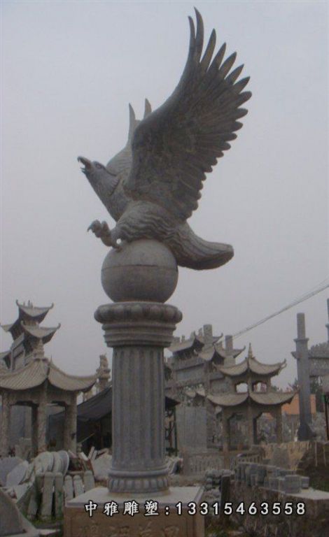 展翅雄鹰石雕
