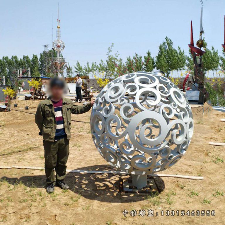 不锈钢广场圆球雕塑