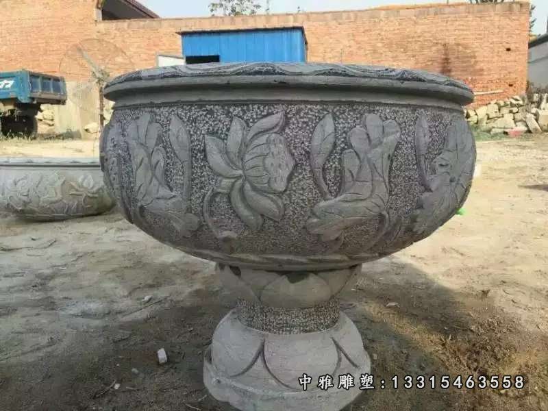 石雕花盆景观