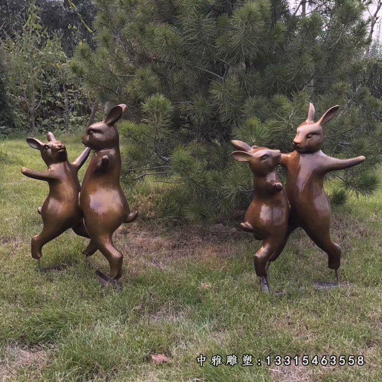 铜雕草地兔子