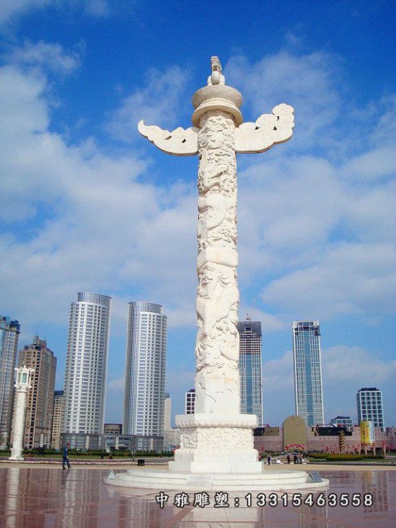 石雕广场龙柱雕塑