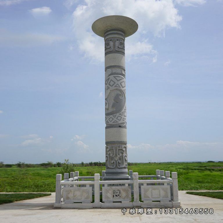 石雕大型龙柱