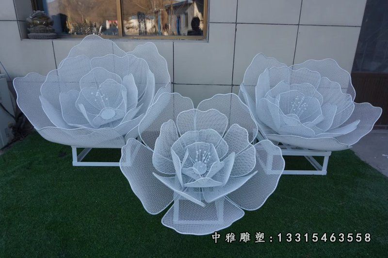 不锈钢镂空花雕塑