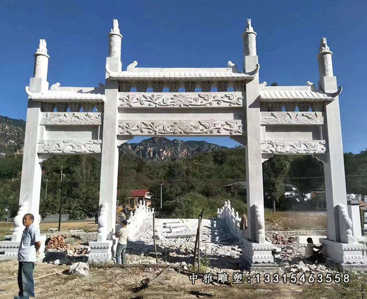 石雕三门牌坊