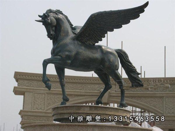 铜雕广场飞马