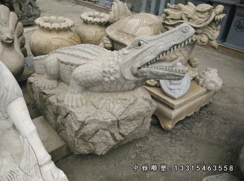 鳄鱼石雕动物雕塑