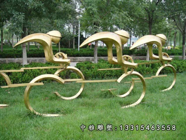 铜雕广场运动人物