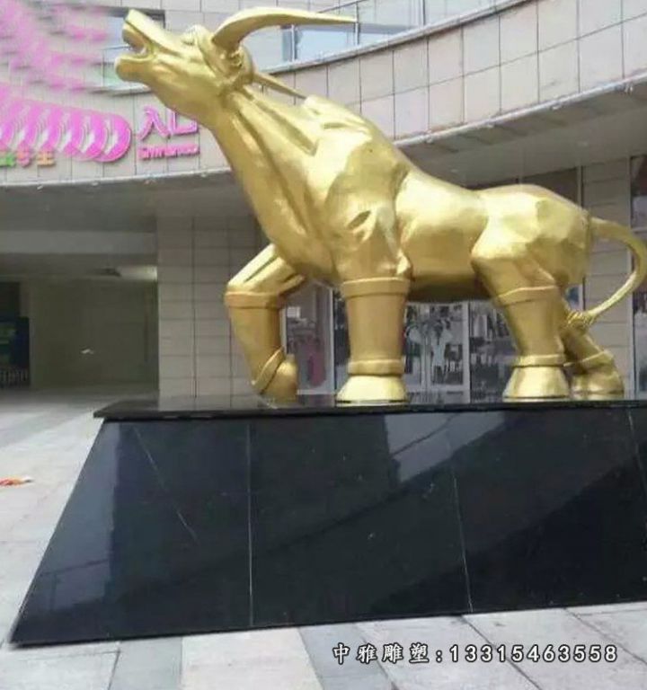 铜雕广场牛雕塑