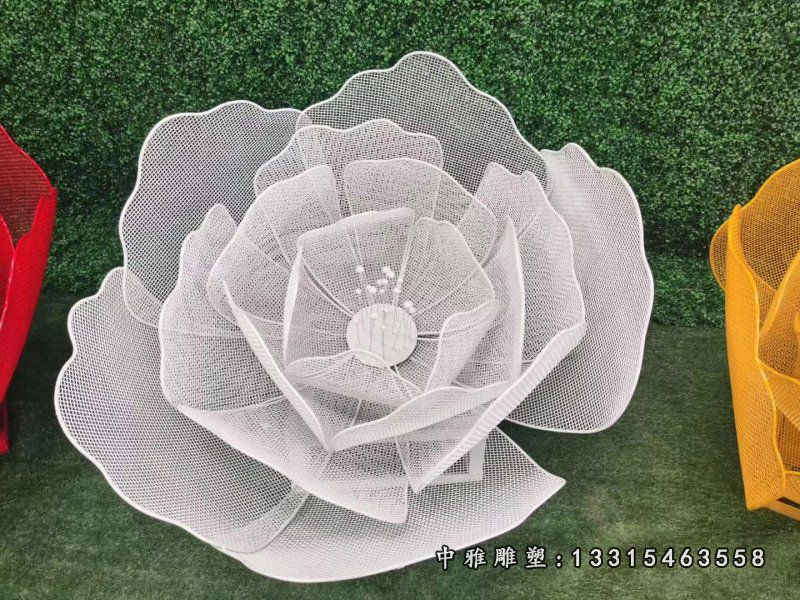 镂空不锈钢花朵雕塑
