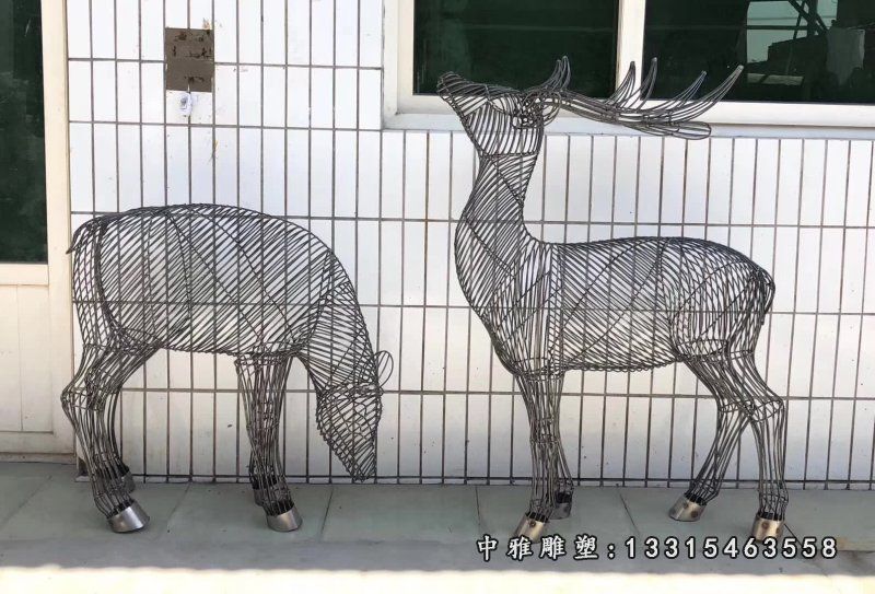 不锈钢镂空鹿雕塑