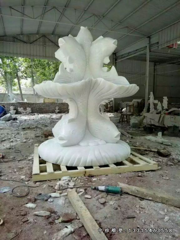动物石雕金鱼
