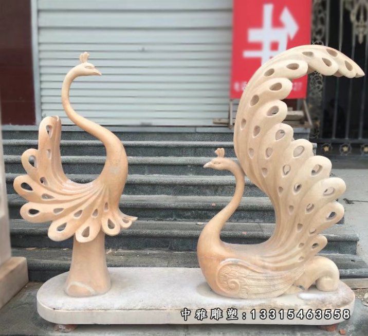 吉祥石雕孔雀