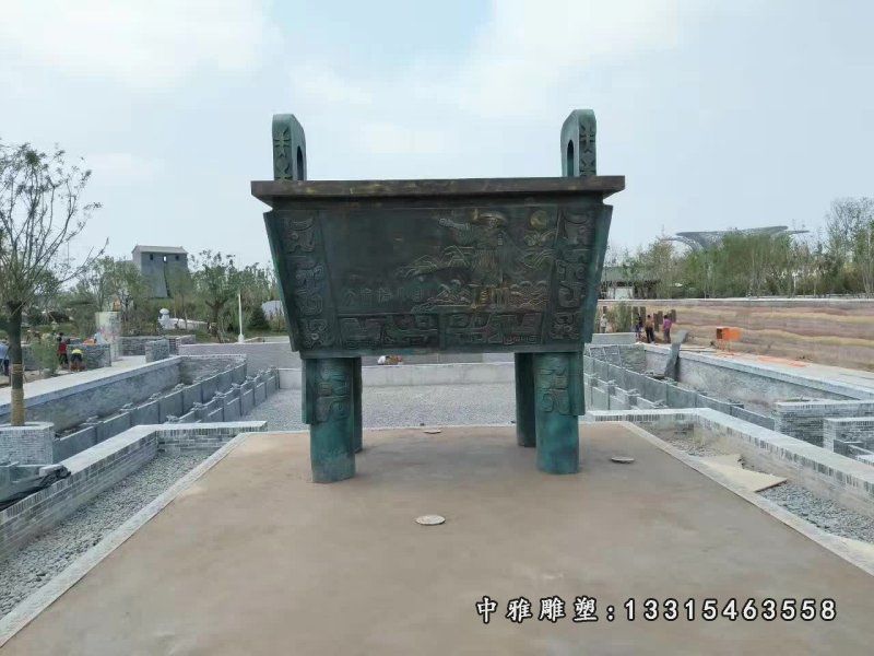 铜雕四足鼎雕塑