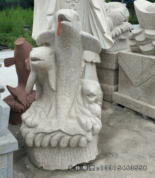石雕广场鲸鱼