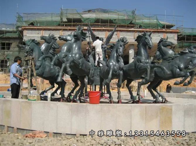 铜雕广场马雕塑