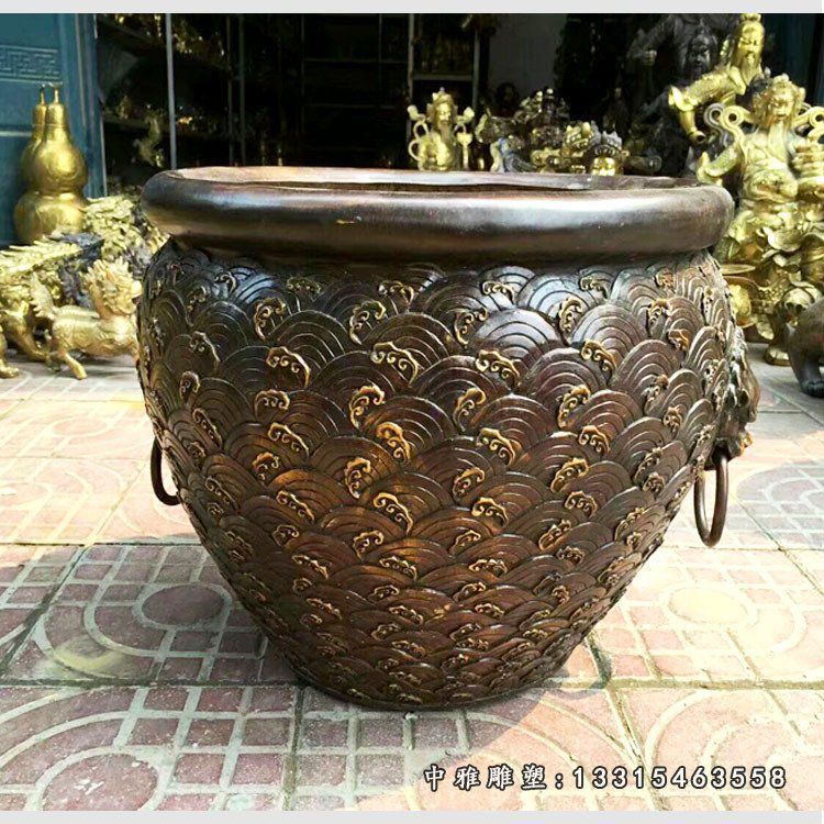 铜雕圆形水缸