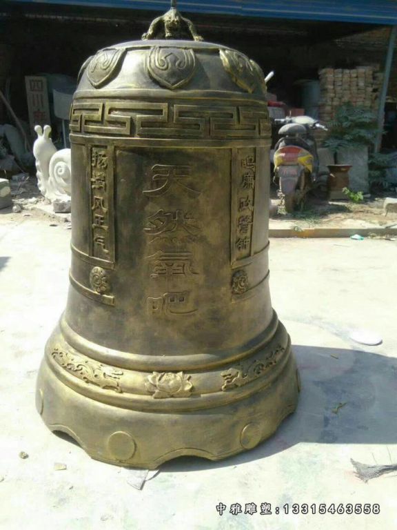寺院铜钟景观