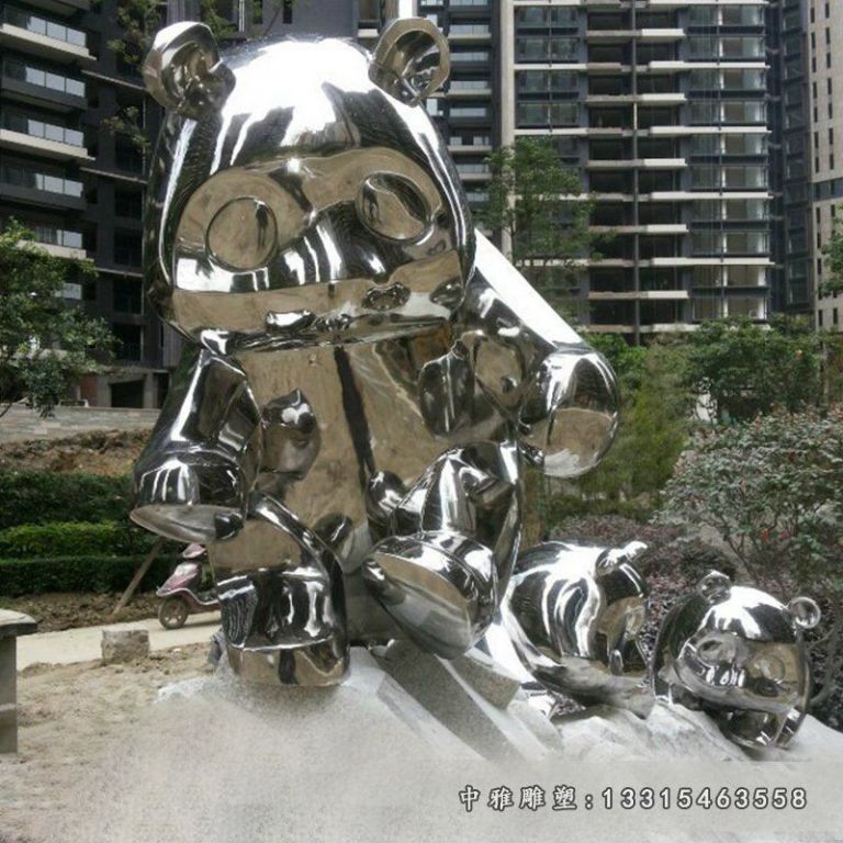 镜面不锈钢熊猫雕塑