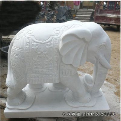 公园卷鼻石雕大象