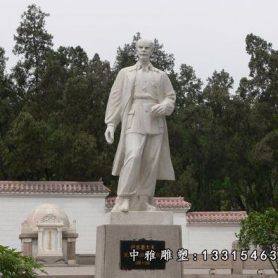 广场名人白求恩石雕