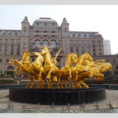 广场铜雕阿波罗战车