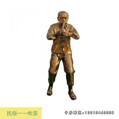 广场吹笛子人物铜雕像