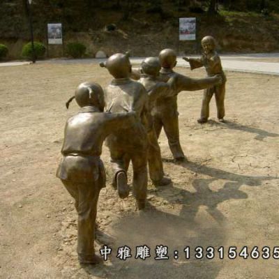 户外老鹰捉小鸡人物铜雕