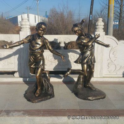 铜雕童趣主题踢毽子人物