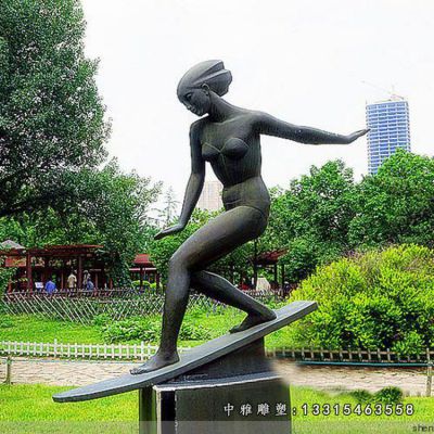 海边冲浪铜雕人物