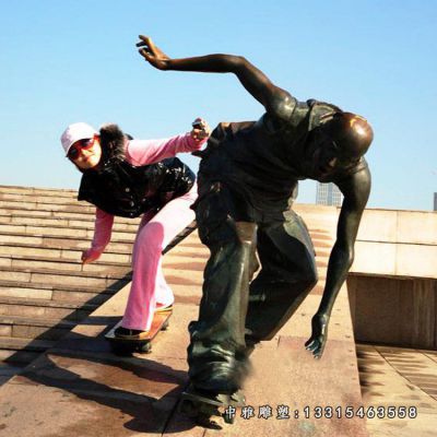滑板运动人物铜雕