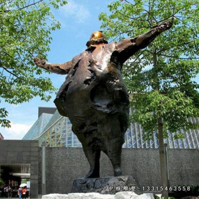 铜雕抽象唱歌人物