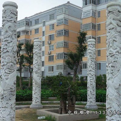石雕大型龙柱