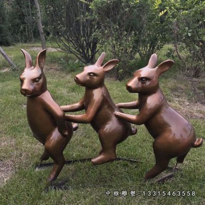 卡通兔子铜雕塑
