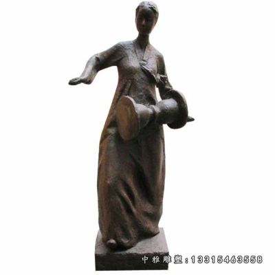 广场铜雕少数民族