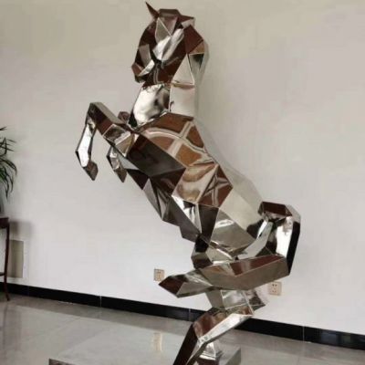 不锈钢马雕塑
