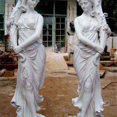 广场石雕西方人物