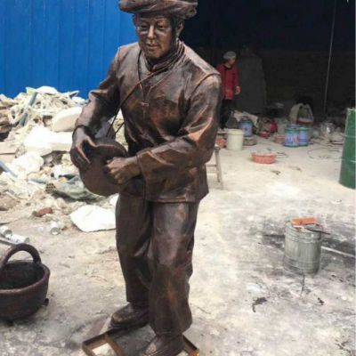 少数民族铜雕塑