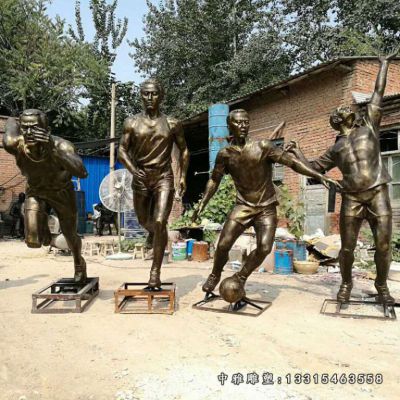公园踢足球人物铜雕