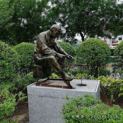 步行街修鞋铜雕人物