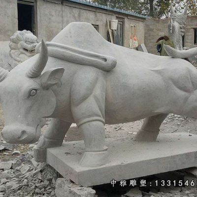 大型石雕牛摆件