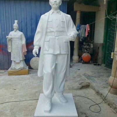 广场石雕白求恩