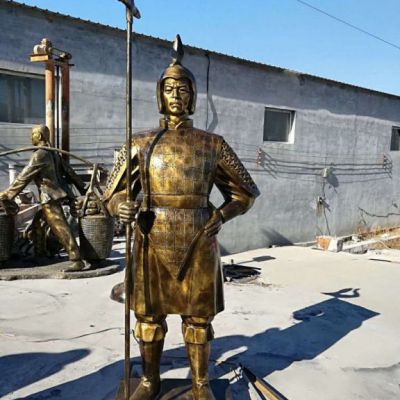 广场士兵铜雕