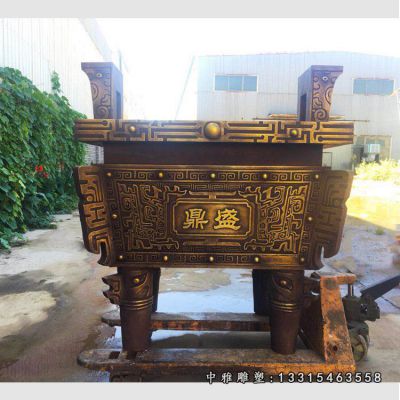 四足铜鼎雕塑